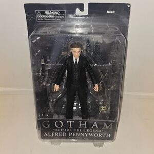 Diamond Select Gotham TV Series  Alfred Pennyworth